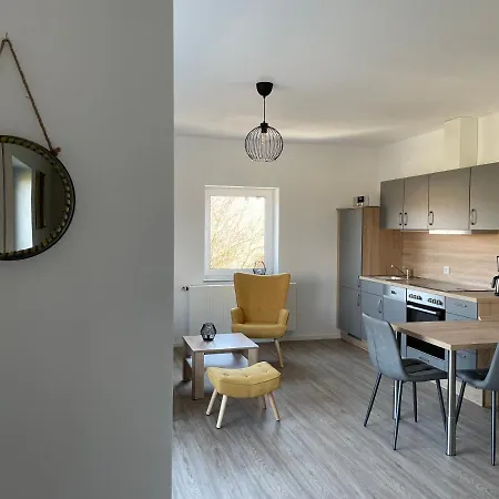 Moderne Mit Balkon Inmitten Der Lausitz * Bernsdorf (Bautzen)