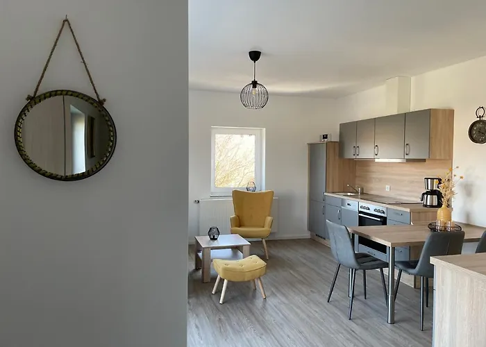 Moderne Mit Balkon Inmitten Der Lausitz * Bernsdorf (Bautzen)